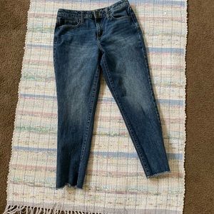 MID RISE STRAIGHT LEG DENIM